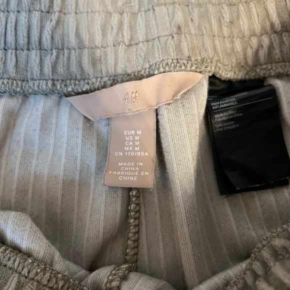 H&M Ribbed Pajama Set - Picture 4 of 5